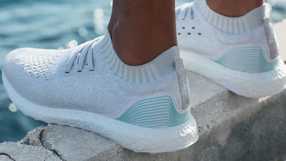 11個保特瓶變成一雙鞋的海洋故事！UltraBOOST全白款11/20開賣