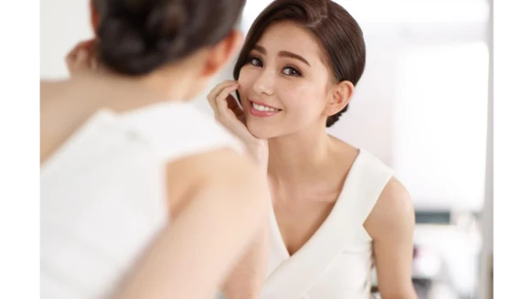 保養做得對，乾燥細紋靠邊站，讓肌齡永遠小於實際年齡！