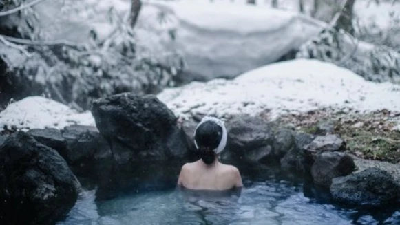 冬季泡湯限定！添加暖柚精油的乳白沐浴湯讓肌膚好古溜