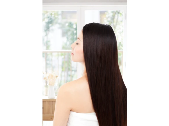 「乾髮女」的逆襲！練好保濕&amp;修護功夫，秀髮不怕靜電突擊～