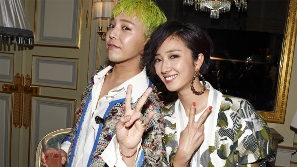 年度最期待的CHANEL工坊大秀！GD、桂綸鎂齊聚巴黎 俏皮玩自拍