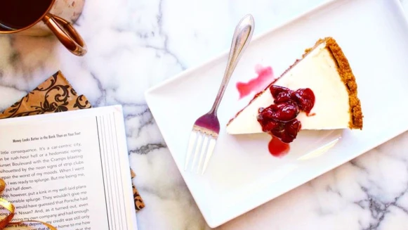 【姊弟煮廚週末上菜】起司蛋糕配櫻桃果醬