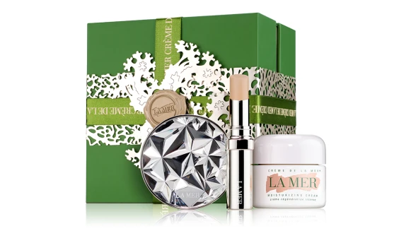 太生火！海洋拉娜聖誕限量粉餅 為雙頰注入夢幻「星塵光」