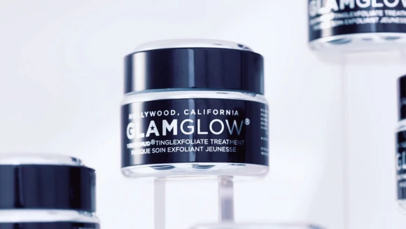 這款面膜也太狂 -小黑罐 GlamGlaw 瞬效完美發光面膜一罐抵三罐