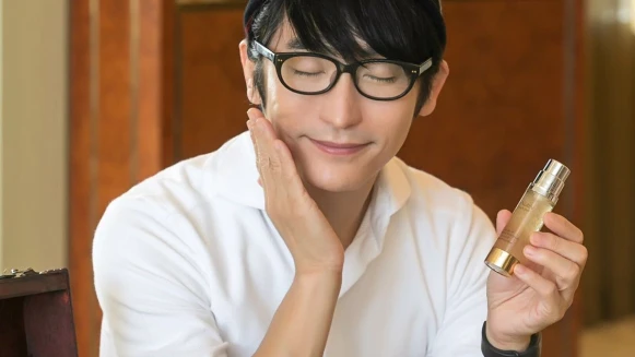 敷泥面膜前打底、拯救乾掉的氣墊粉餅、懶人卸妝…原來靠美容油就做得到！牛爾老師私房秘技5招，學會這些就是行家