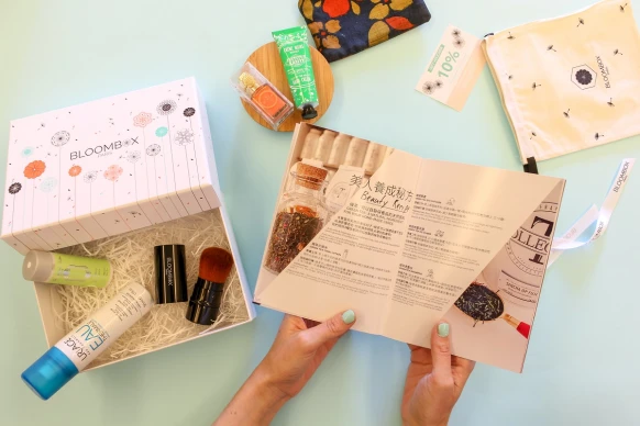 【P編開箱】聖誕交換禮物首選！近期歐美大勢的實用精緻美妝盒，猜不到的驚喜讓美麗更有趣！