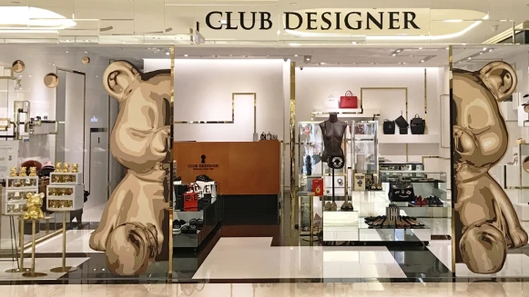 耶誕絲巾櫥窗超好拍！CLUB DESIGNER聖誕快閃店限時開幕