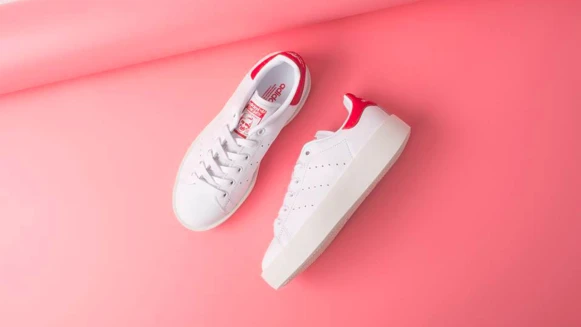 偷偷拉長比例就靠這雙！adidas Original全新厚底款Stan Smith太生火！