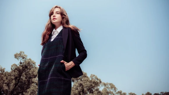 掌握顯瘦、暖意、大勢紅，穿出新春優雅風尚！