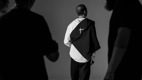 帥女孩必買！adidas Originals推出XBYO超極簡黑白系列