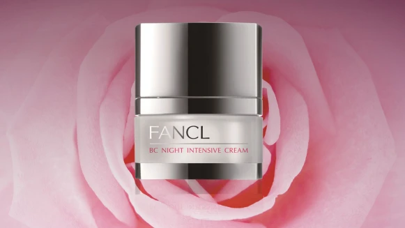 30天有感！第一瓶封存新鮮玫瑰胎座的奢華乳霜—FANCL逆齡賦活精華霜 幫妳把青春Hold住！
