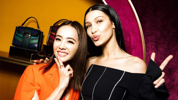 集性感率真於一身！Bella Hadid出任寶格麗2017秋冬配件大使