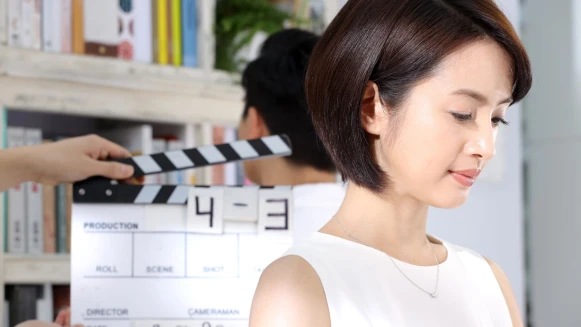 夠自信才做得到！好感女神林依晨：比起台上耀眼的光芒，更愛私下不上妝的清新自然感