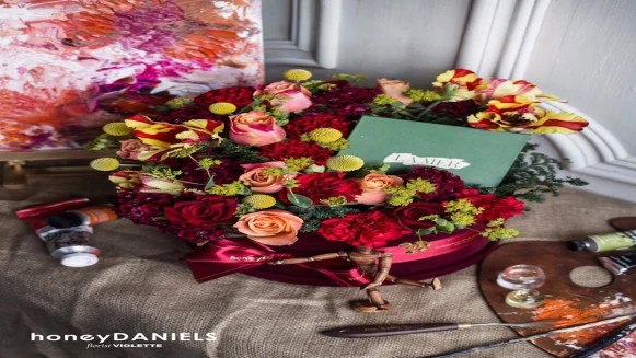 寵愛媽咪，LA MER海洋拉娜 X honeyDANIELS合作推出專屬限定花禮