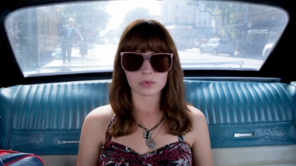 從賣二手衣到身價破億！Netflix全新勵志影集《Girlboss》，教你如何當自己人生的老闆