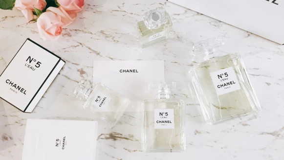 小香控不能錯過！CHANEL香奈兒清新晨露淡香水推200ml、35ml限定版好值得珍藏(加映母親節隱藏版包裝禮盒)