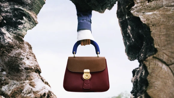 復古控不能錯過的一款包！以經典風衣布料代號命名的BURBERRY年度話題包DK88 