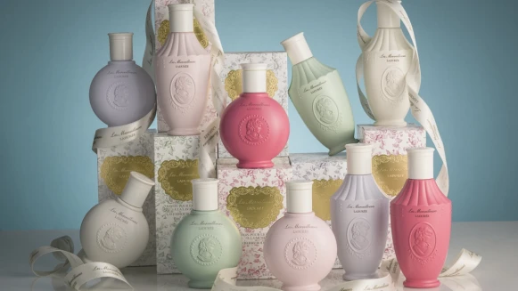 沐浴精露、身體乳都是夢幻粉嫩色調！Les Merveilleuses LADURÉE推出花園漫步美體系列也太復古典雅了