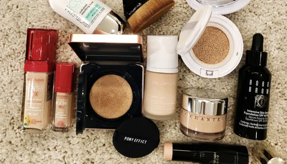 【成分專家掏心教室】這些夏季底妝都保濕又持久、而且直接外掛美肌光，不用再開美顏模式了！