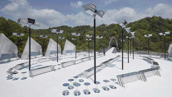 Louis Vuitton路易威登 將對東洋文化的臆想 幻化成2018早春系列的奇幻詩篇