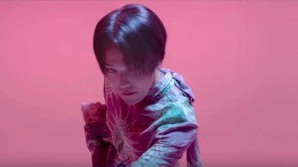 沙宣大中華區代言人G-Dragon最新代言廣告曝光，魅惑電眼撩髮太迷人