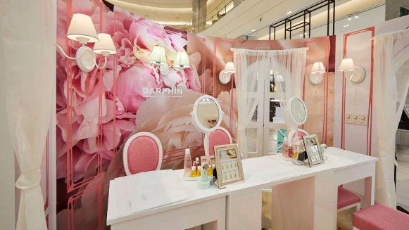 今夏不能錯過的打卡地標：夢幻到嫑嫑的「法式舒心Pink快閃屋」將來台灣囉！