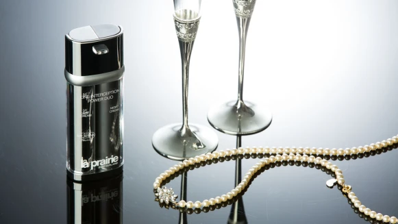 開啟24hrs循環凍齡模式！最有智慧的頂級保養la prairie雙管奇蹟乳霜，終結日夜危「肌」！