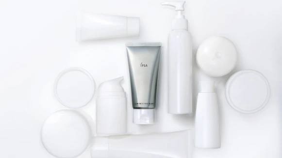 一敷完就逼出粉刺、黑頭！IPSA明星商品泥狀角質按摩霜用完肌膚瞬間提亮