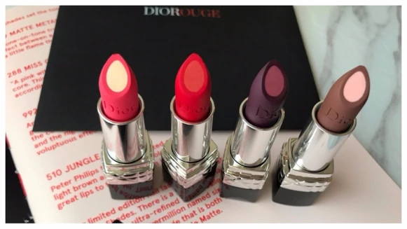 看起來美味，只融你口～Dior【雙色夾心】藍星炫色唇膏全新上市！超生火5理由！