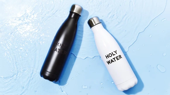 以「洗去罪惡的聖水」為名！S'well X ARTIFACTS推出超時髦聯名黑白保溫瓶