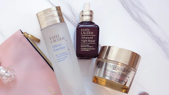 讓假期更美好~出遊只要帶這三罐，懶人也能擁有好膚質！ 讓你隨時隨地就像做完SPA般透亮緊緻怎麼拍怎麼上鏡！