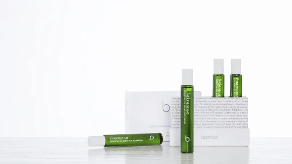以瑜珈動作發想的bamford有機複方精油滾珠瓶，讓身、心、靈感受最徹底的放鬆、療癒