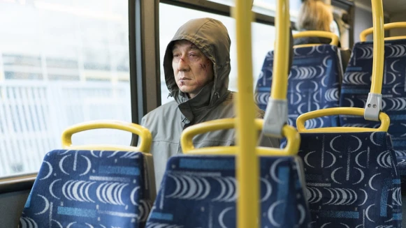 不擇手段就是要找到炸死女兒的兇手！功夫巨星成龍主演《英倫對決》看年邁老頭如何一人對抗國際恐怖組織