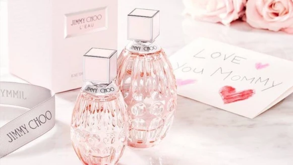 就愛精品、就愛粉紅的妳，2017周年慶開跑，妳絕不能錯過的JIMMY CHOO女香！