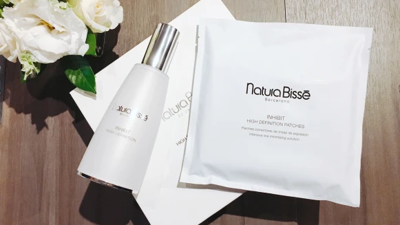 「首次推出在面膜上有著一根根細小微針，把保養成份真正敷進去」西班牙高效保養品牌Natura Bisse的微針抗老面膜敷了很有感