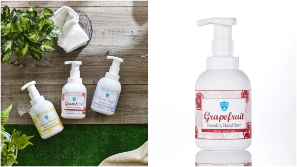 新推出香水才會有的清香橙花、快樂鼠尾草香調，白因子「天然洗手慕斯」不含酒精洗完手不乾不澀還很柔嫩