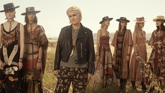 洛城荒草中誕生的原始野性美！Dior 2018早春形象影片展現女性柔美衝突