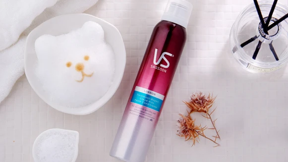 泡泡洗臉已不夠稀奇，馬上來一瓶泡泡護髮才夠潮！沙宣首創氣墊護髮泡泡為頭髮充飽豐盈光澤，護髮完有如微風一直隨身輕彿！