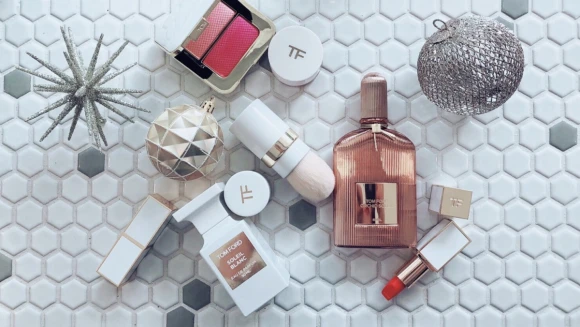 美翻了~Tom Ford 頂級白瓶香水，冷冬白雪的一抹暖陽