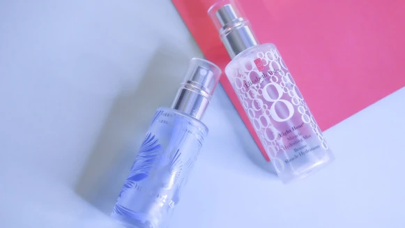 【可頌&amp;比爾的なに日常】用在冬日補妝超強大，化妝包必備的2款保濕噴霧