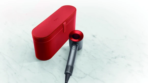 Dyson換上貴氣紅色！推出新春限定紅色盒裝版吹風機