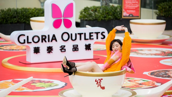 按讚數炸裂的美照就靠華泰名品城惹！各種應景夢幻創意新年場景，採買新年美衣時別忘記拍好拍滿！