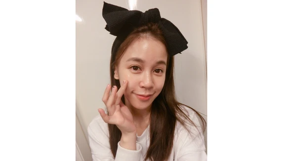 好喜歡IPSA的新生代女星筱蕾，搶先試用第三代配方「IPSA肌淨白精萃OP」超有感~