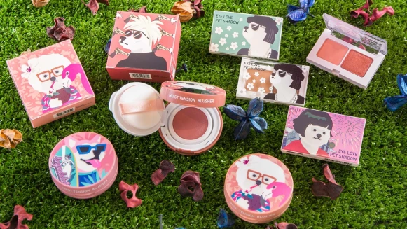 找來李聖經、南柱赫共同走秀！韓國服飾品牌Beyond Closet攜手MISSHA推出超萌比熊犬、柴犬聯名彩妝系列