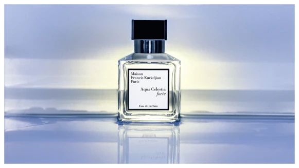 宛如劃過天際的一道曙光！MFK天際之水淡香精 注入了清新風格與柑橘的自然芳香 是來自天堂的完美氣息