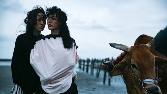 那些年我們一起追的西岸風光！CHARINYEH領銜「蚵」畫最獨特的時尚攝影