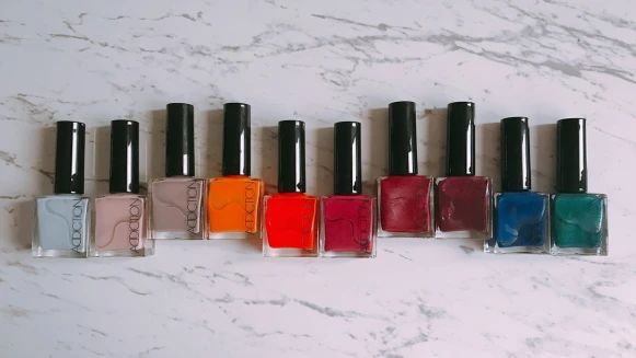 每一款都要媲美彩色寶石的光澤、亮度！ADDICTION「玩彩癮色指彩油」推出10款限定色太值得收藏