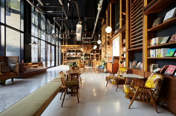 波希米亞露臺 玩黑膠 美食閱讀 時髦又復古UIJ Hotel &amp; Hostel 友愛街旅館 讓旅店加Hostel有夠潮