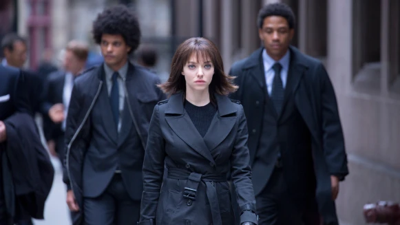 亞曼達塞佛瑞科幻電影《視界戰Anon》為了逃脫探員追捕更不惜全裸色誘