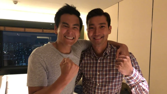 有一種兄弟叫「 崔始源與彭于晏」！好情誼再聚首，露齒大笑好陽光阿~